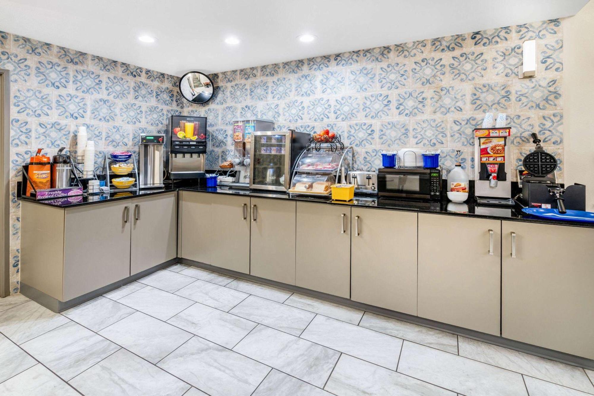 Days Inn By Wyndham Los Lunas Экстерьер фото
