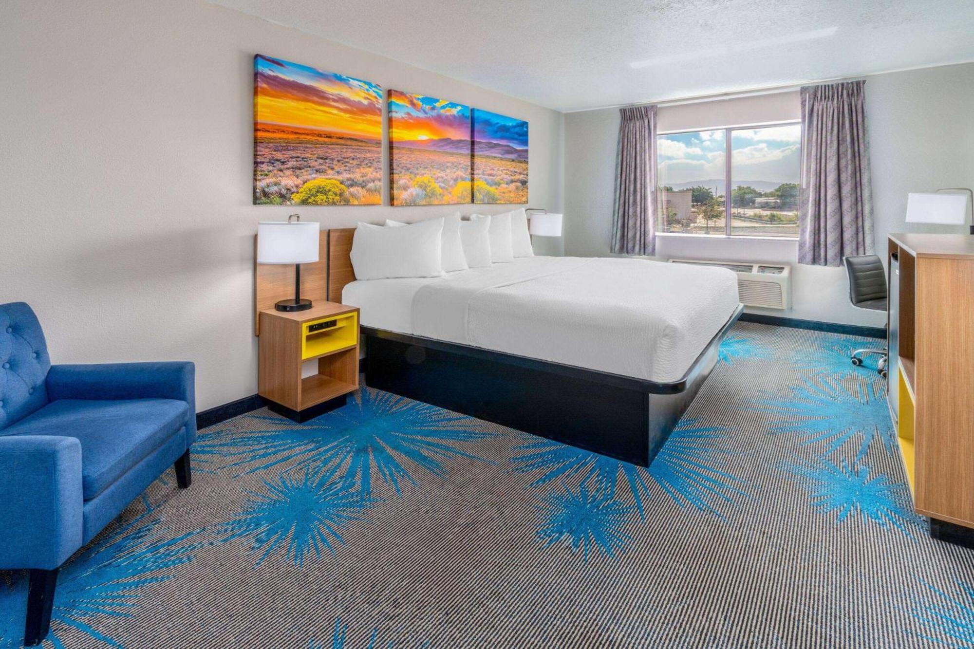 Days Inn By Wyndham Los Lunas Экстерьер фото