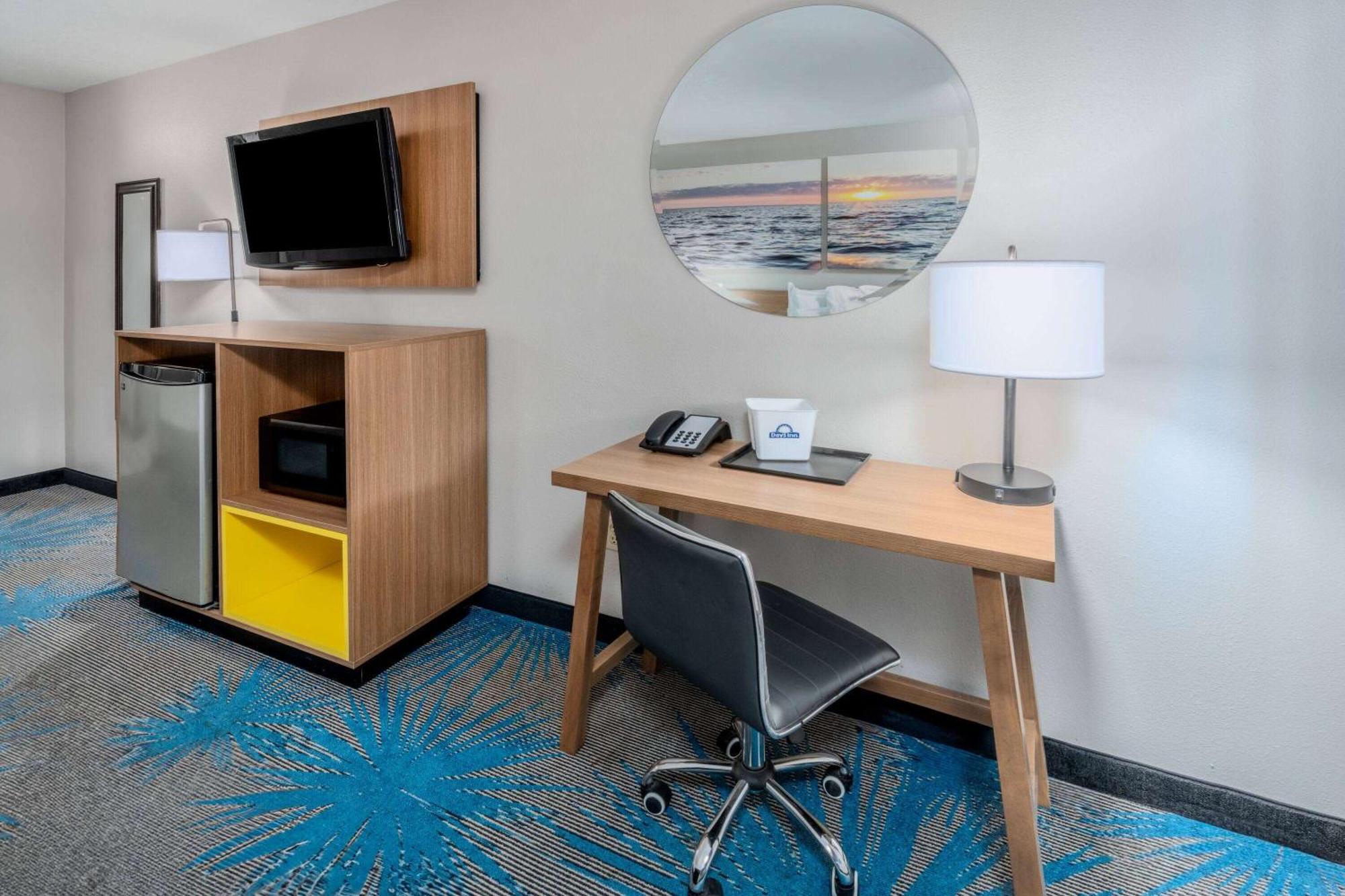 Days Inn By Wyndham Los Lunas Экстерьер фото